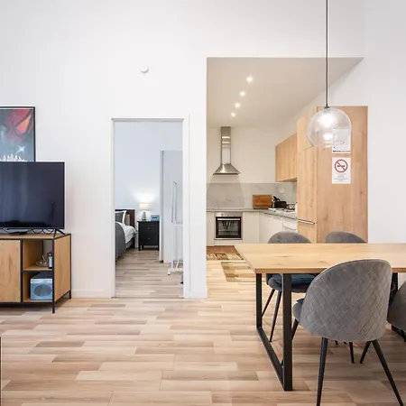 Delta Curve * Βουδαπέστη