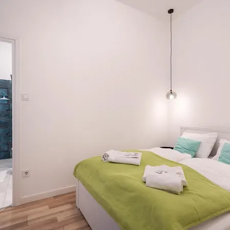 Delta Curve بودابست